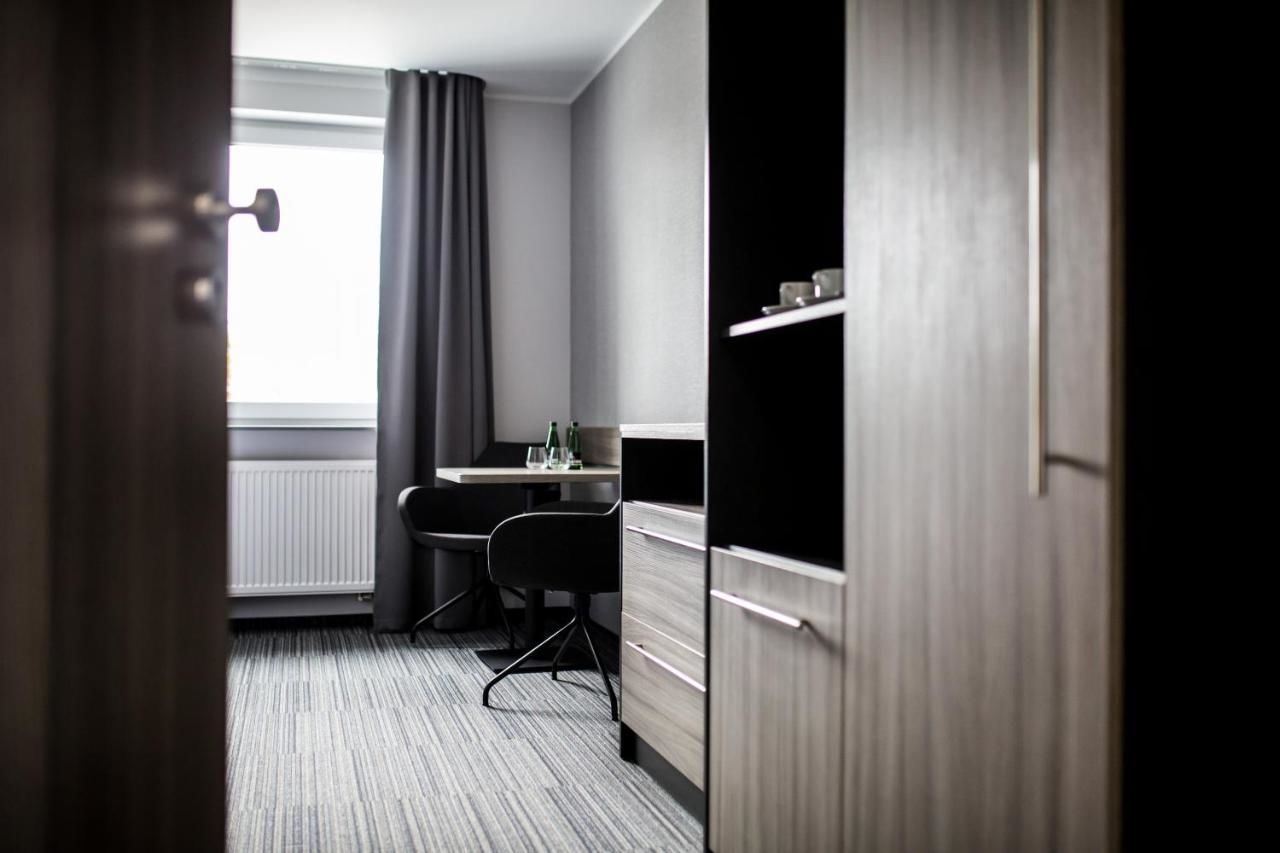Отель Hotel Mazurek Kolo-40