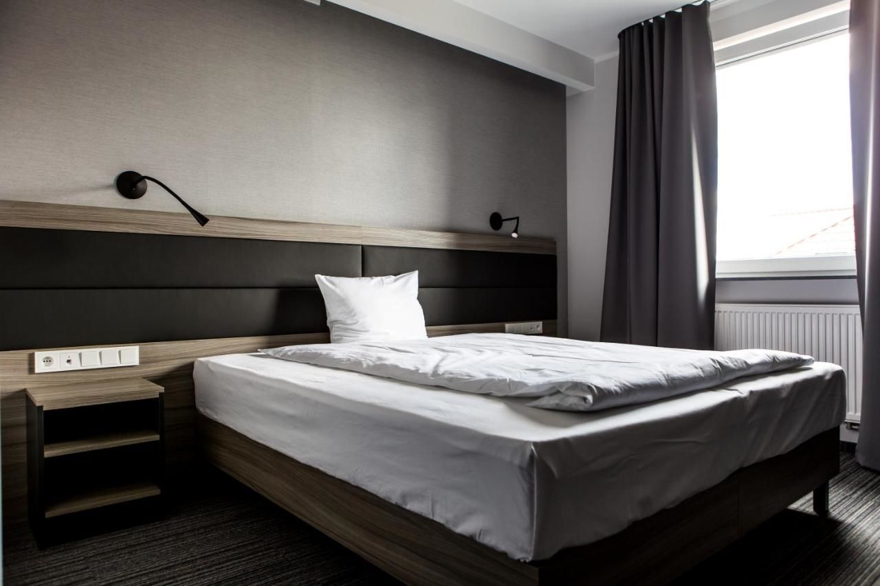 Отель Hotel Mazurek Kolo-41