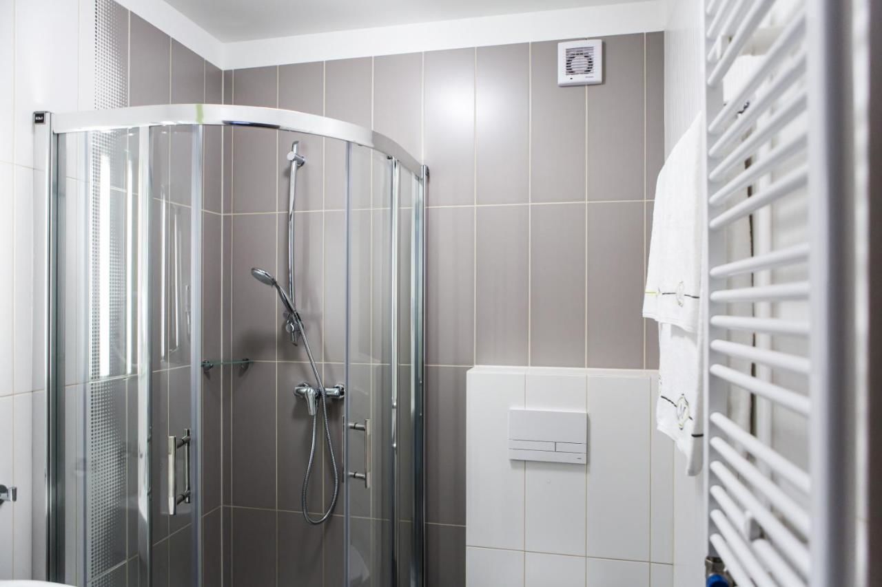 Отель Hotel Mazurek Kolo-45