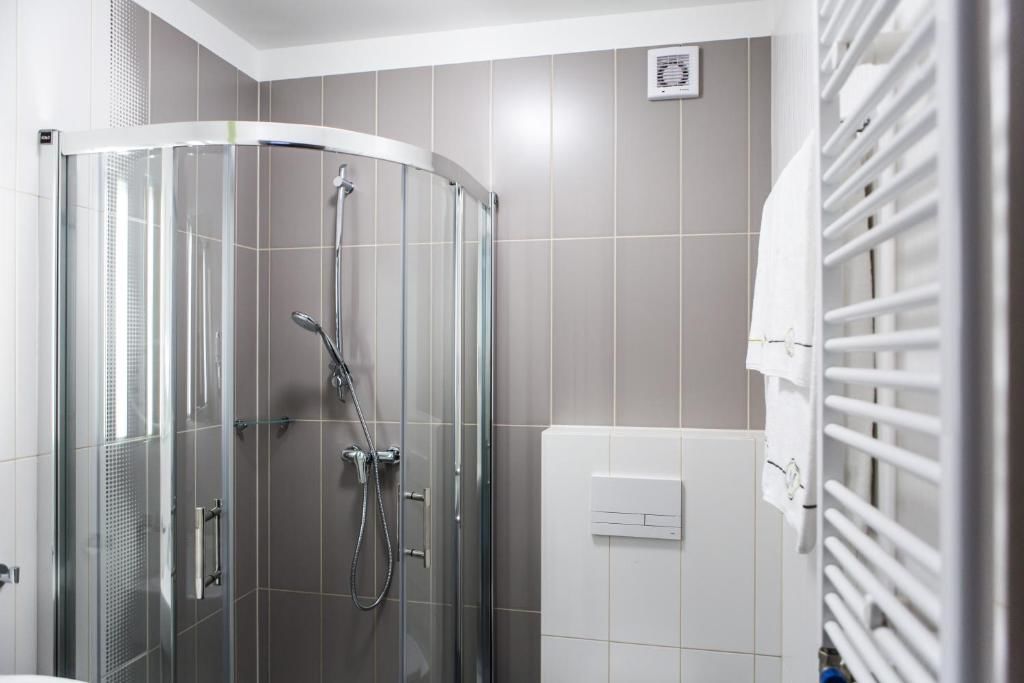 Отель Hotel Mazurek Kolo-53