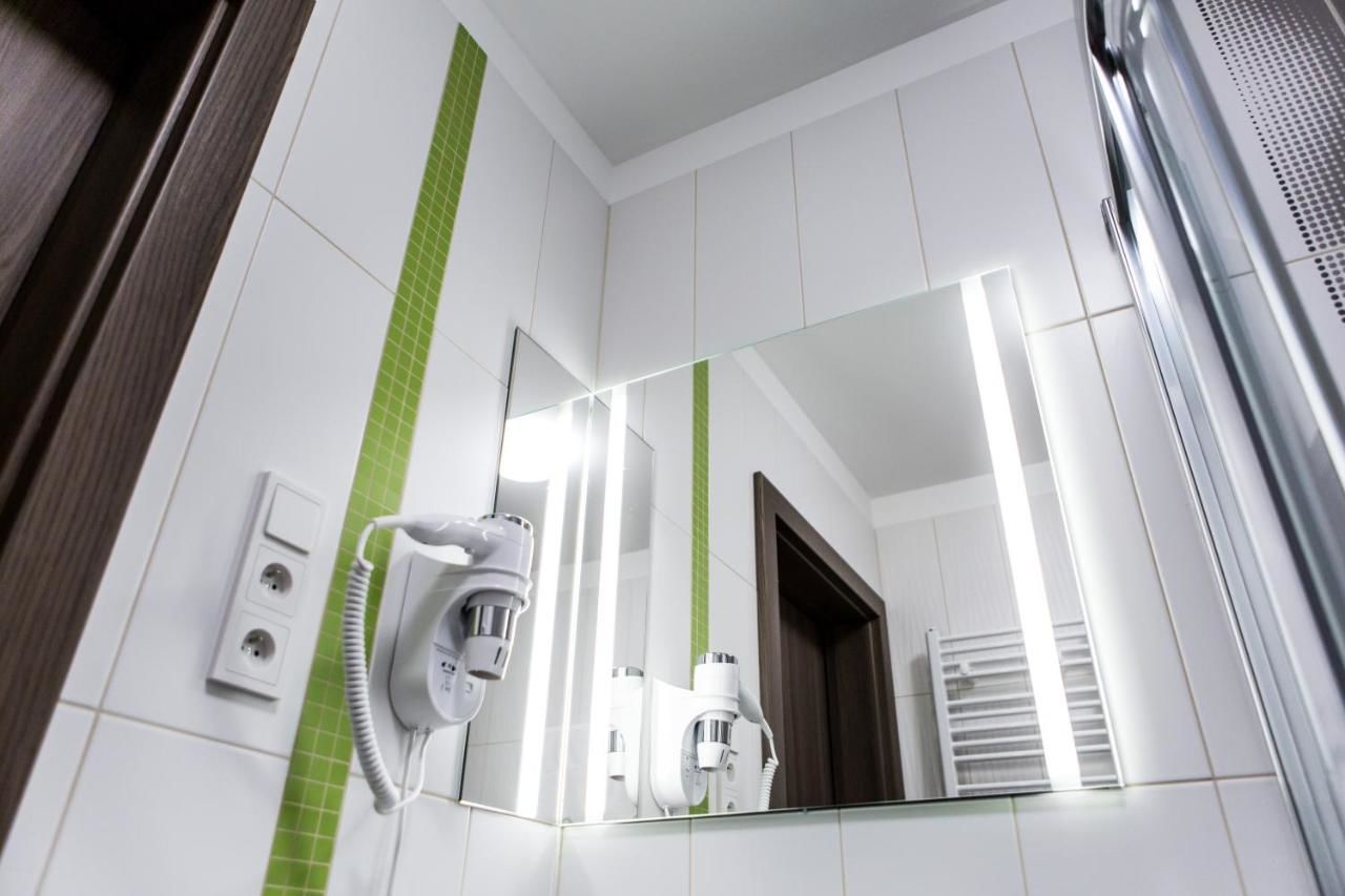 Отель Hotel Mazurek Kolo-10